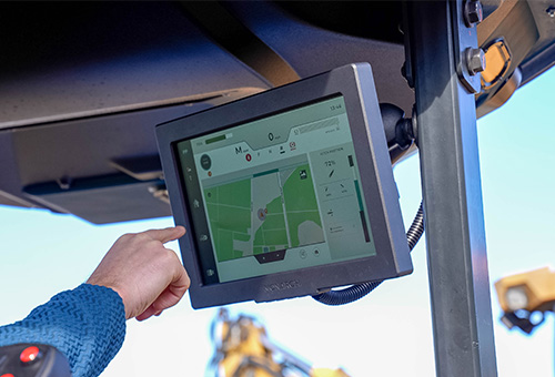Electric tractor smart screen MK-V Monarch Tractor